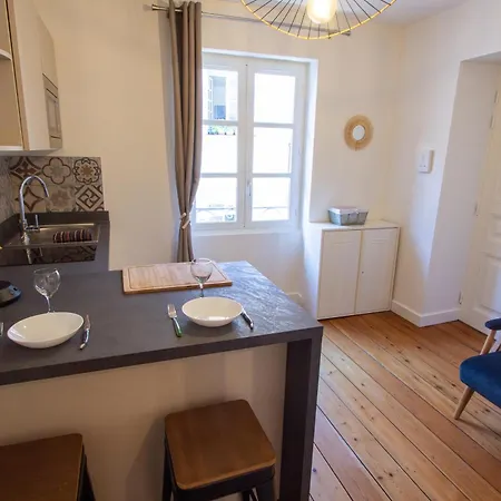 Petite Escale Dans Le Centre Historique Apartment *
