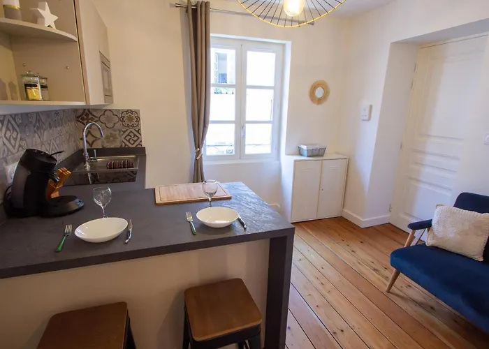 Petite Escale Dans Le Centre Historique Apartment *